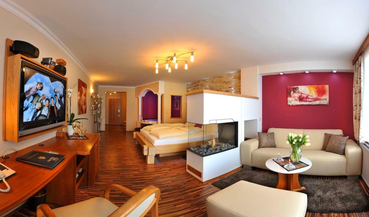 Hotel Winzer Wellness & Kuscheln Sankt Georgen im Attergau Exterior foto