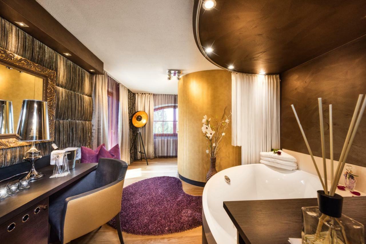Hotel Winzer Wellness & Kuscheln Sankt Georgen im Attergau Exterior foto